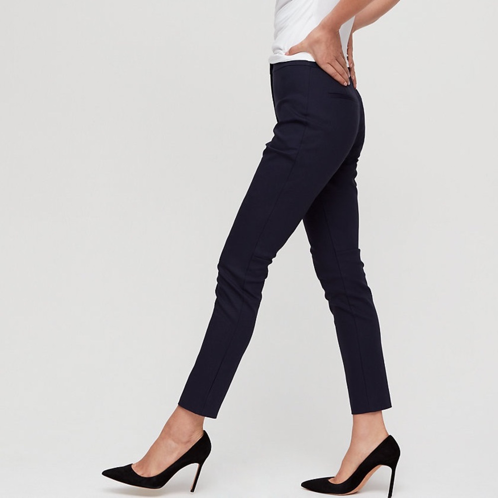 Babaton Minimalist Pant in Navy